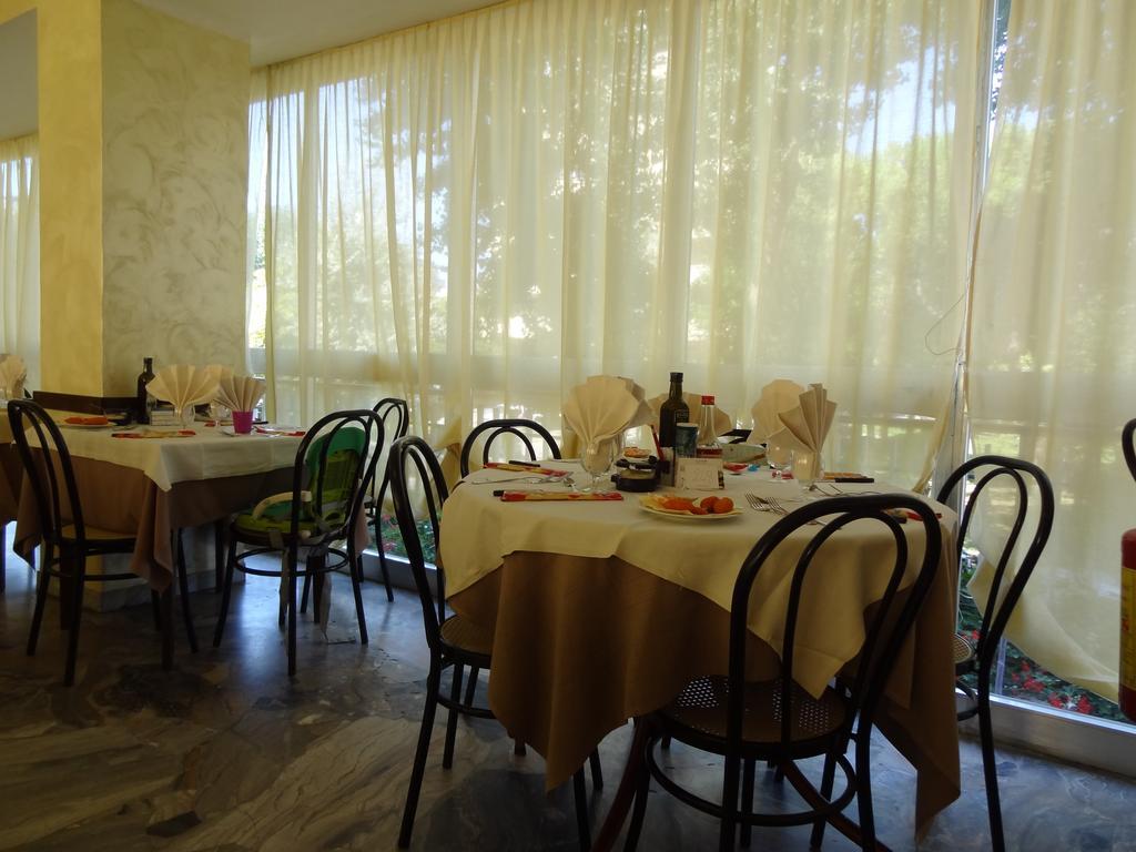 Hotel Jumbo Rimini Ngoại thất bức ảnh