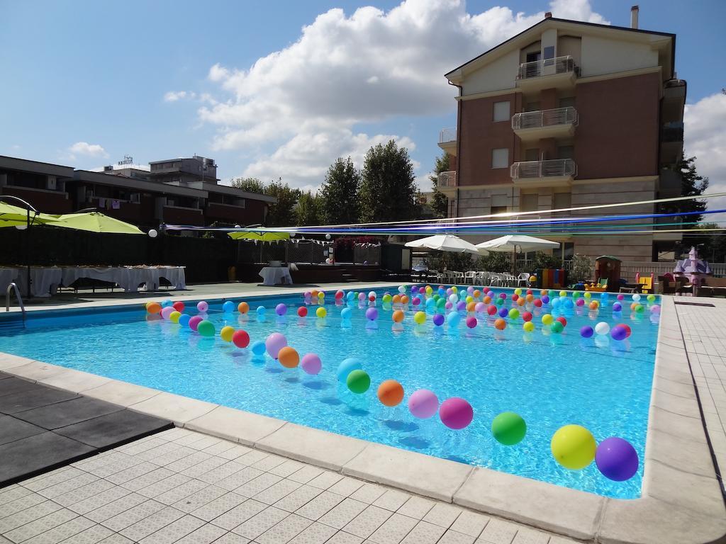 Hotel Jumbo Rimini Ngoại thất bức ảnh