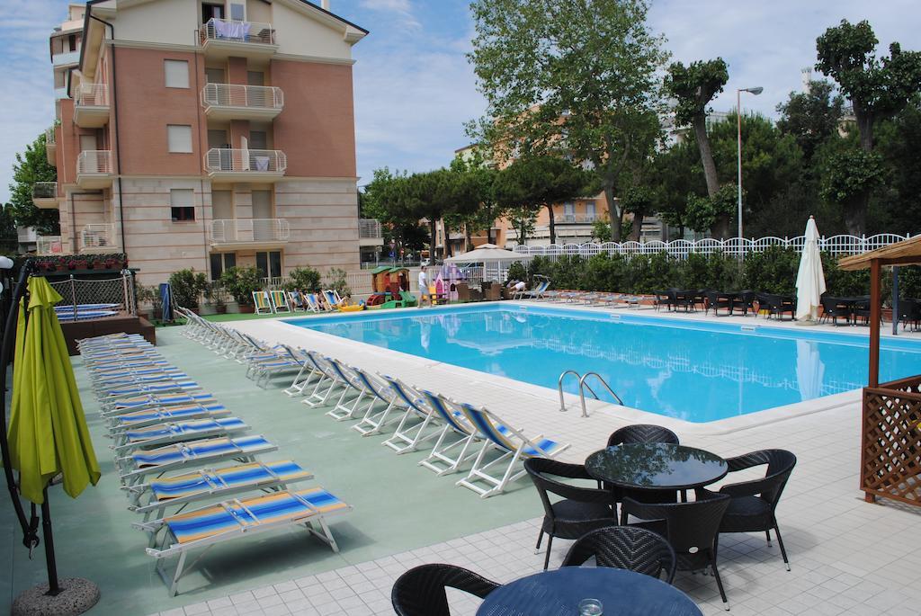 Hotel Jumbo Rimini Ngoại thất bức ảnh