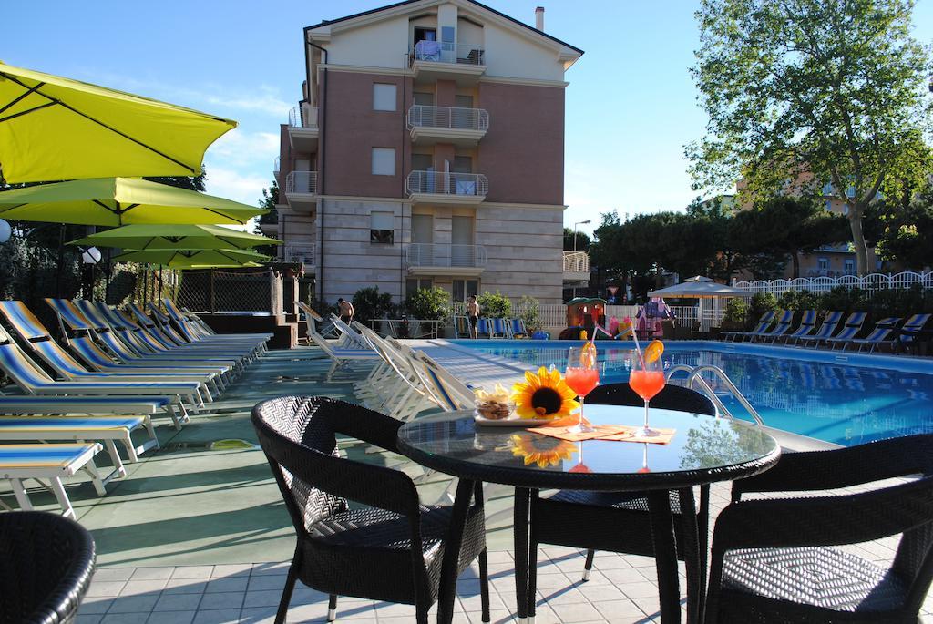 Hotel Jumbo Rimini Ngoại thất bức ảnh